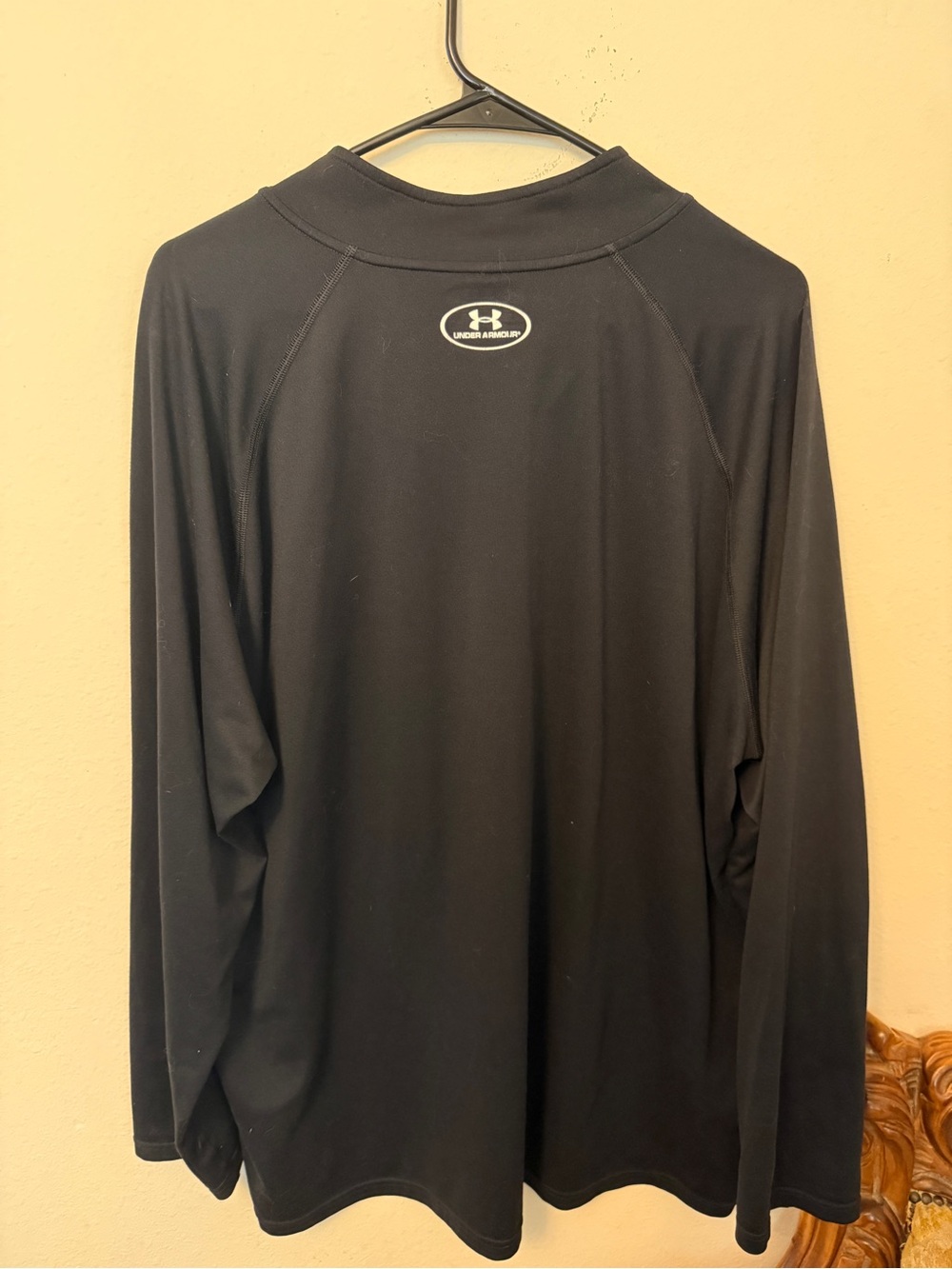 Under Armour Men’s Black Quarter-Zip Performance Shirt - Picture 4 of 5